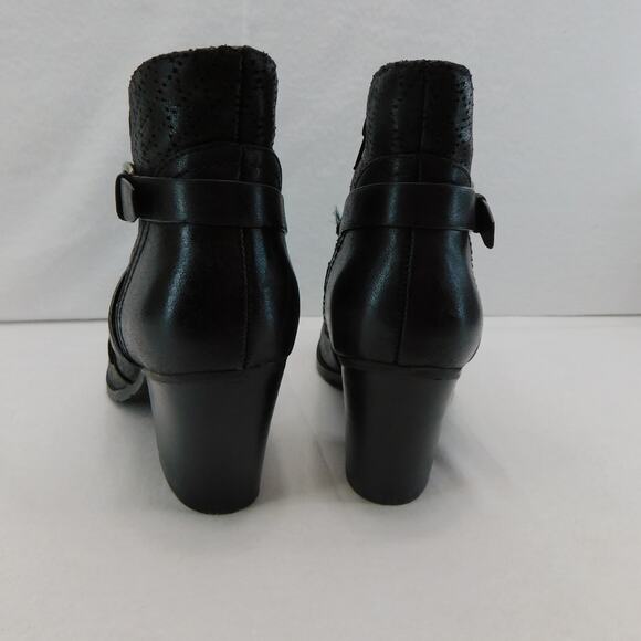 Baretraps Womens Black Launa Ankle Boot with Silver Buckle Size 7.5 - Picture 5 of 9
